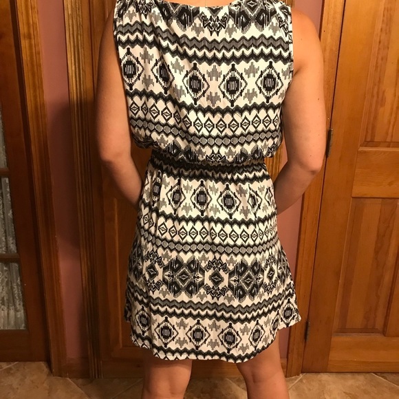 COPY - Aztec pattern sinch waist dress - Picture 3 of 4